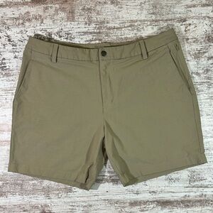 Men’s Lululemon Commission Shorts tan size 38